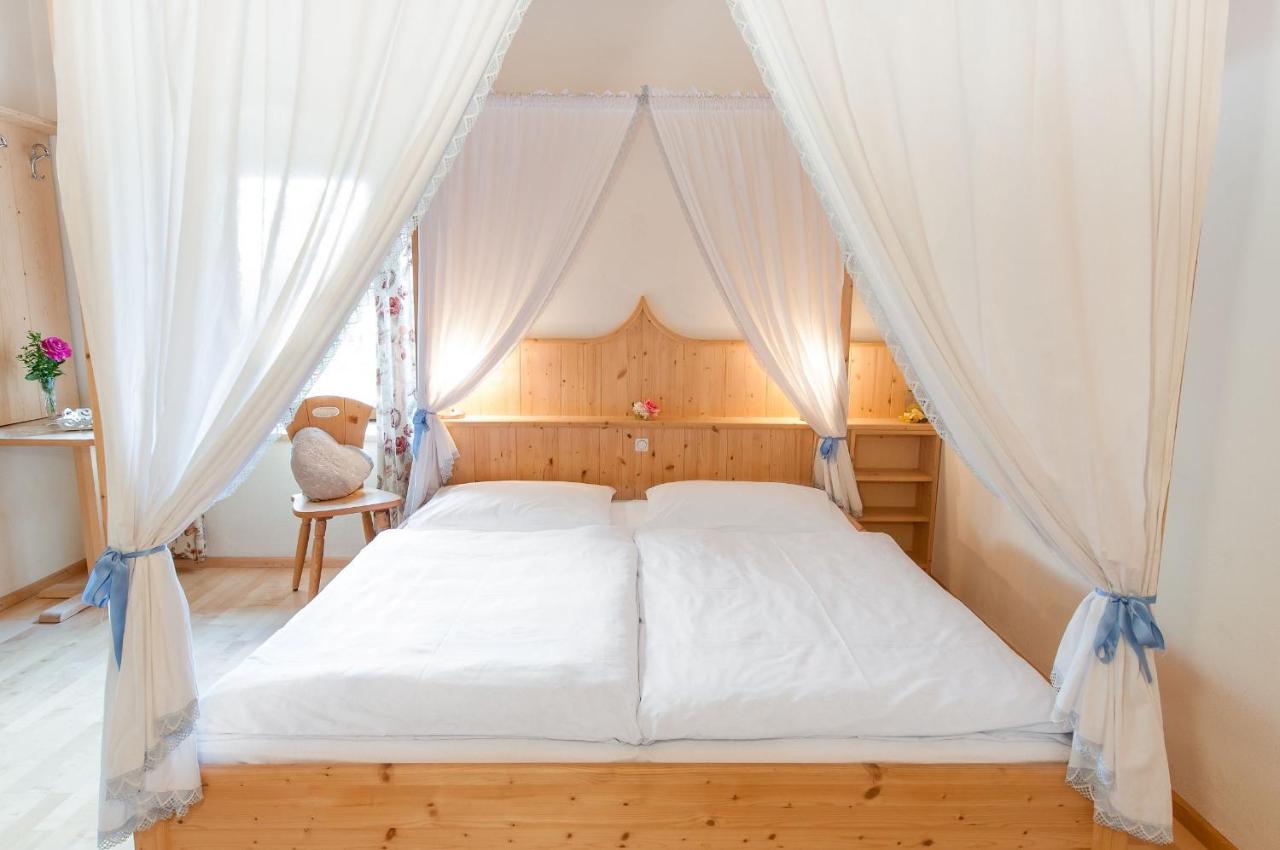 Garni Tschutscherhof Laion Room photo